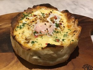 葡萄酒キッチンバルCasares